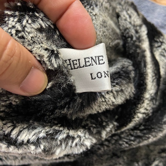 HELENE BERMAN Black Marble Infinity Neck Warmer - Picture 5 of 6